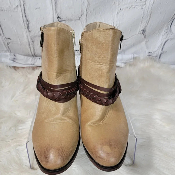 Pierre Dumas Two Toned Booties Braided Buckle Detail Women 10 Ankle Boot Western - Picture 4 of 13